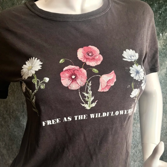 Boho Wildflower Tee XS NWT - Picture 3 of 4